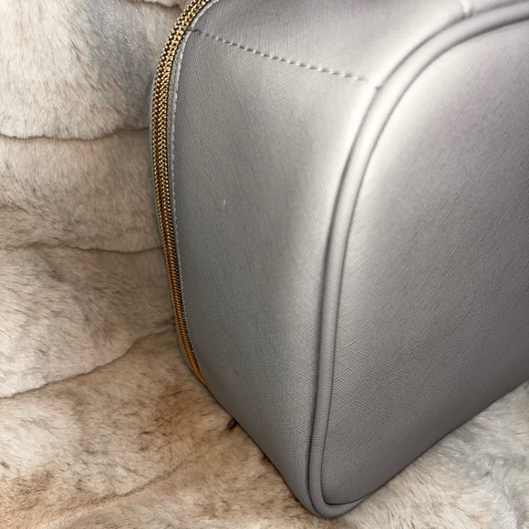 Cilantro make up travel bag in light silver/grey - Picture 5 of 12